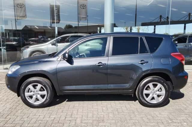 Toyota RAV4 (2009) thumbnail 3