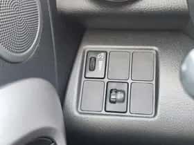 Toyota RAV4 (2009) thumbnail 23