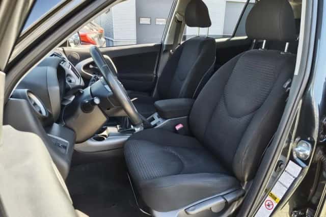 Toyota RAV4 (2009) thumbnail 25