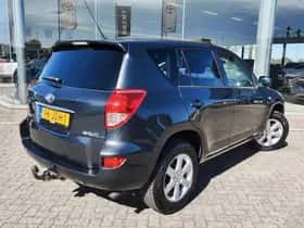 Toyota RAV4 (2009) thumbnail 4