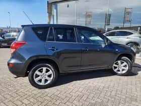 Toyota RAV4 (2009) thumbnail 5