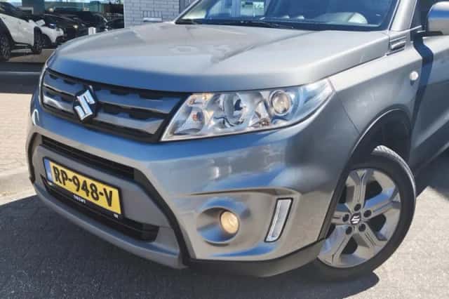 Suzuki Vitara (2018) thumbnail 2