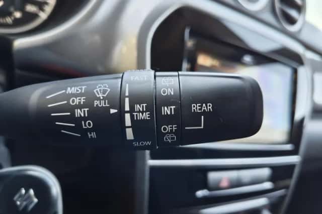 Suzuki Vitara (2018) thumbnail 12