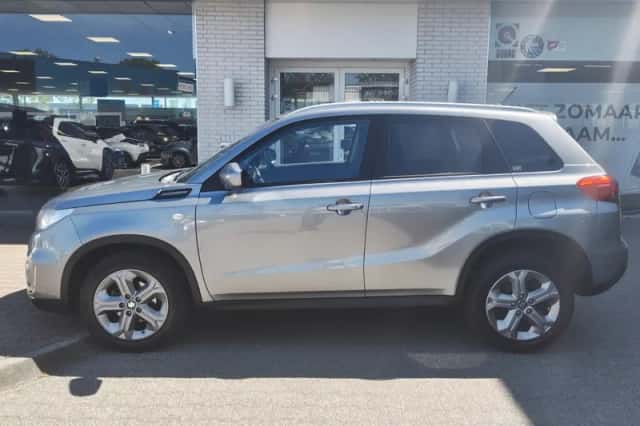 Suzuki Vitara (2018) thumbnail 3