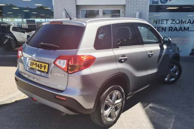 Suzuki Vitara (2018) thumbnail 4