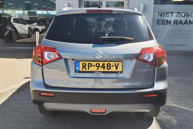 Suzuki Vitara (2018) thumbnail 7