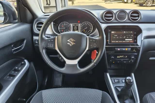 Suzuki Vitara (2018) thumbnail 8