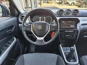 Suzuki Vitara (2018) thumbnail 8