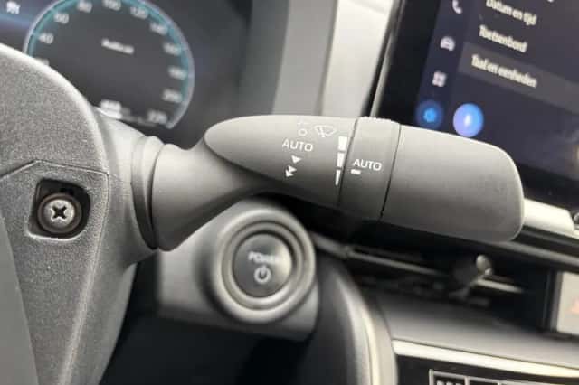 Toyota C-HR (2025) thumbnail 14