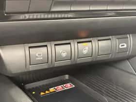 Toyota C-HR (2025) thumbnail 24
