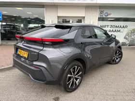 Toyota C-HR (2025) thumbnail 4
