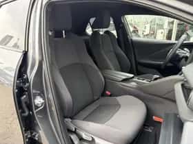 Toyota C-HR (2025) thumbnail 31
