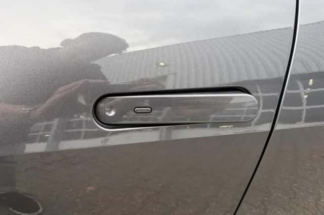 Toyota C-HR (2025) thumbnail 38