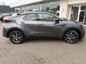 Toyota C-HR (2025) thumbnail 5