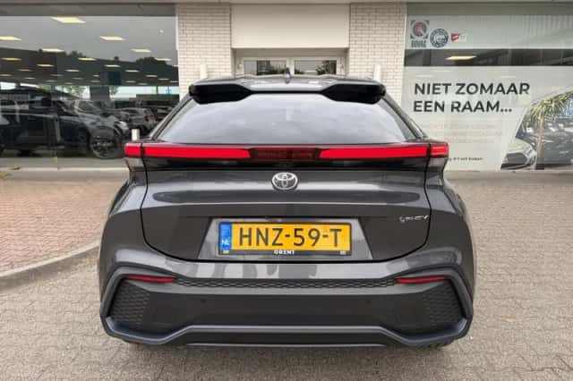 Toyota C-HR (2025) thumbnail 7