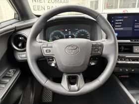 Toyota C-HR (2025) thumbnail 9