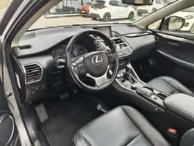 Lexus NX (2015) thumbnail 29