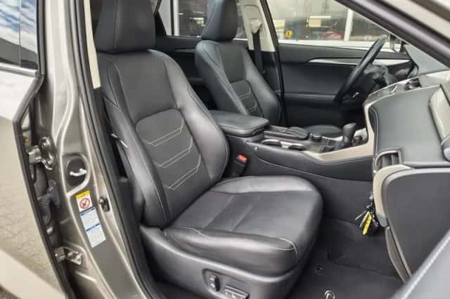 Lexus NX (2015) thumbnail 33