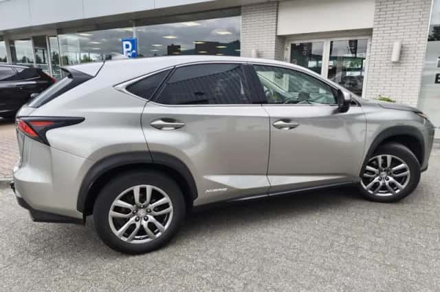 Lexus NX (2015) thumbnail 5