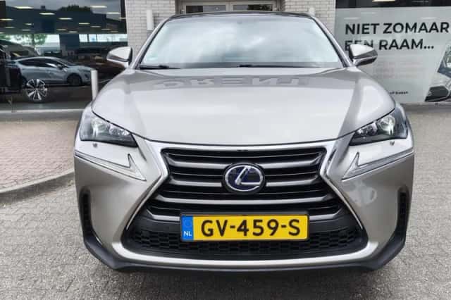 Lexus NX (2015) thumbnail 6