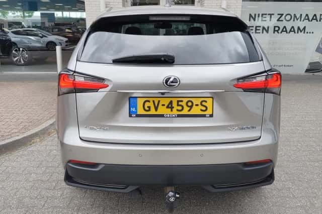 Lexus NX (2015) thumbnail 7