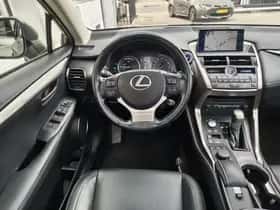 Lexus NX (2015) thumbnail 10
