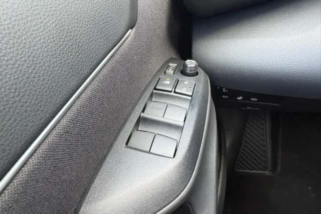 Toyota Yaris Cross (2026) thumbnail 24