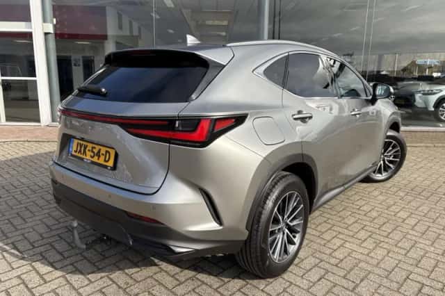 Lexus NX (2025) thumbnail 4