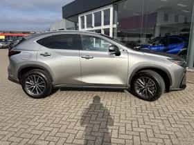Lexus NX (2025) thumbnail 5