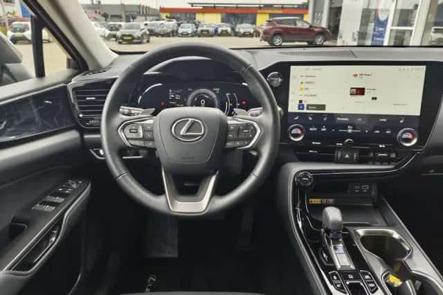 Lexus NX (2025) thumbnail 10