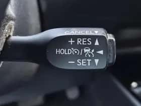 Toyota C-HR (2020) thumbnail 16