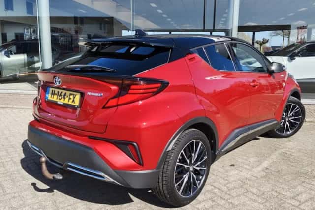 Toyota C-HR (2020) thumbnail 4