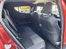 Toyota C-HR (2020) thumbnail 34