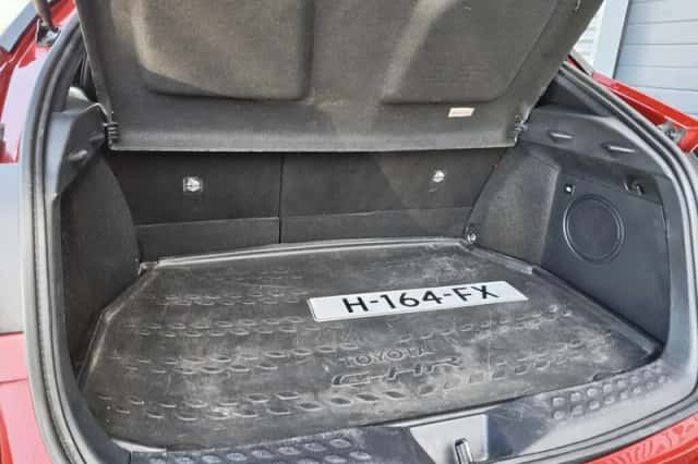 Toyota C-HR (2020) thumbnail 36