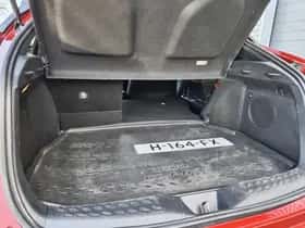 Toyota C-HR (2020) thumbnail 37