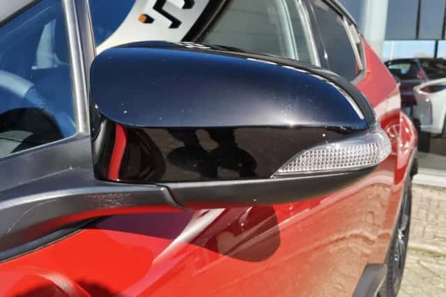 Toyota C-HR (2020) thumbnail 41