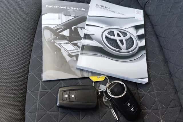 Toyota C-HR (2020) thumbnail 45