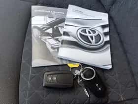 Toyota C-HR (2020) thumbnail 45