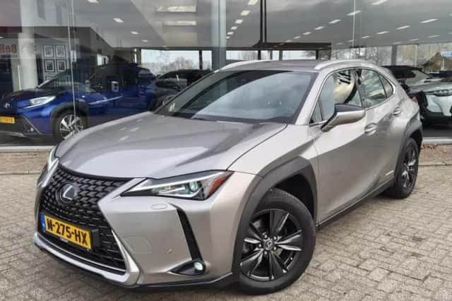 Lexus UX (2020) thumbnail 1