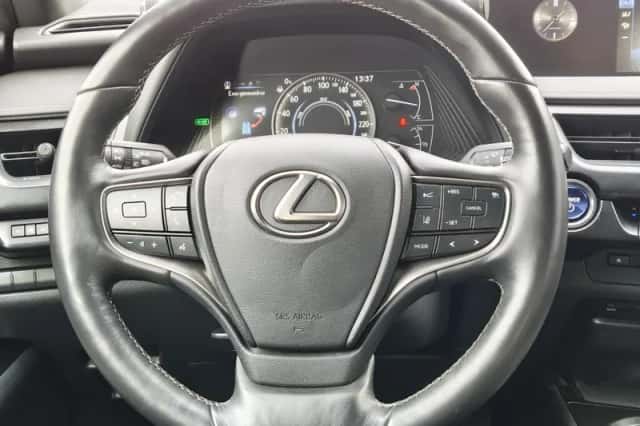 Lexus UX (2020) thumbnail 9