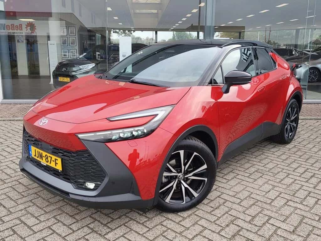 Toyota C-HR (2024) — foto 1