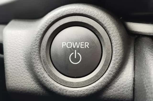 Toyota C-HR (2024) thumbnail 27