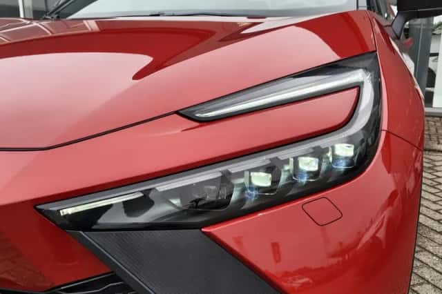 Toyota C-HR (2024) thumbnail 38