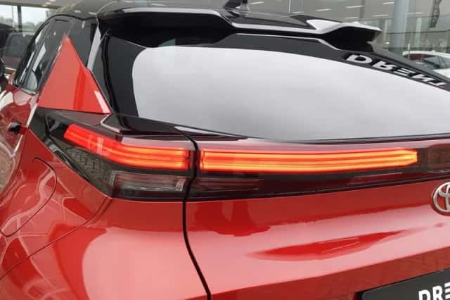 Toyota C-HR (2024) thumbnail 39