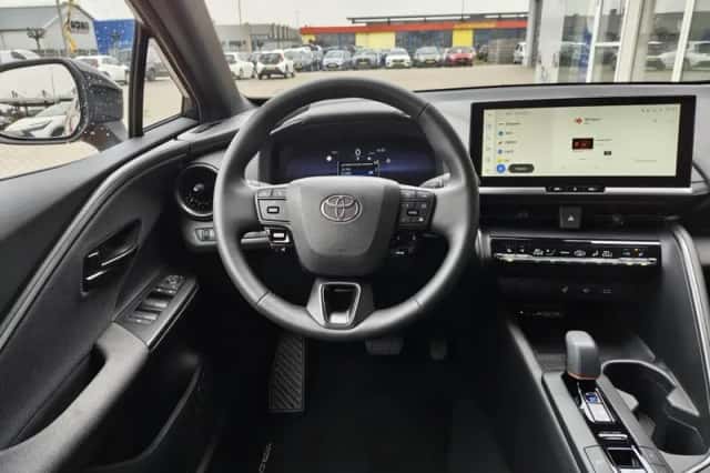 Toyota C-HR (2024) thumbnail 8