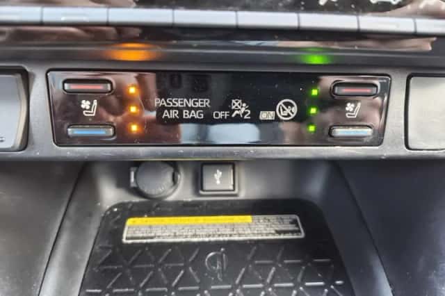 Toyota RAV4 (2021) thumbnail 18