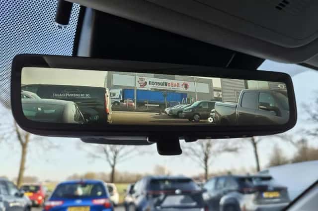 Toyota RAV4 (2021) thumbnail 24