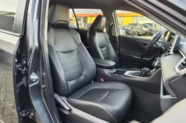 Toyota RAV4 (2021) thumbnail 30