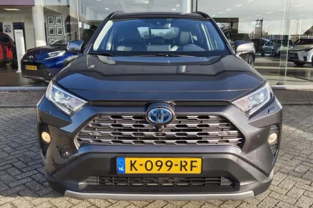 Toyota RAV4 (2021) thumbnail 4