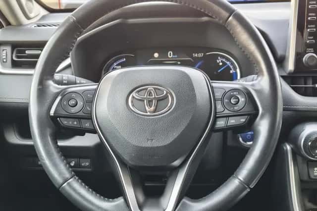 Toyota RAV4 (2021) thumbnail 7